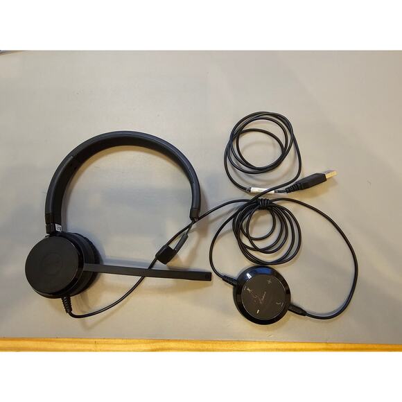 Jabra Evolve 20 Mono UC - Model: 230317 Stereo Headset - Black - Tested Working - Picture 1 of 3